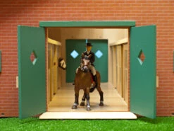 Kids-Globe Paardenstal Met 7 Boxen Kidsglobe -Bruderiku Winkel paardenstal kidsglobe 610595 1 1
