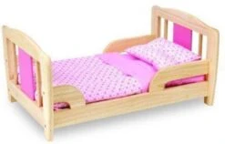 Pintoy Houten Poppenbed Roze Met Dekbedje -Bruderiku Winkel poppenbed pintoy rose 1